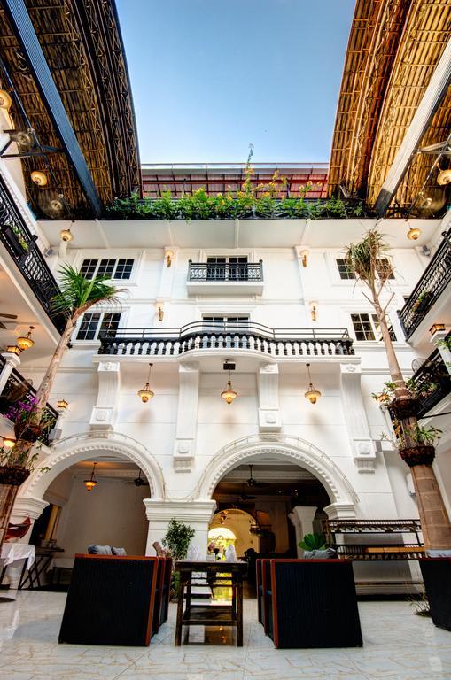 Le Grand Palais Boutique Hotel Пном Пен Екстериор снимка