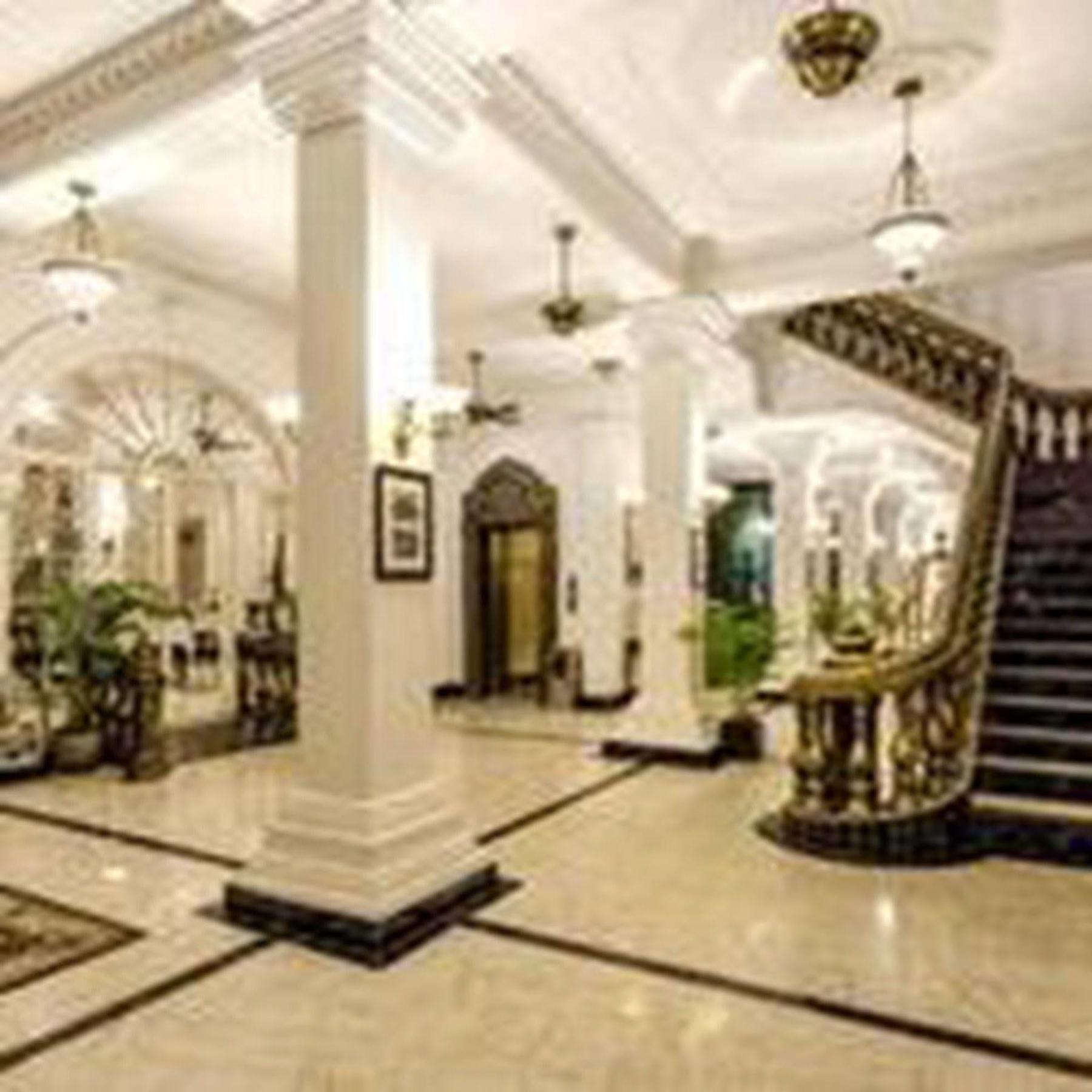 Le Grand Palais Boutique Hotel Пном Пен Екстериор снимка