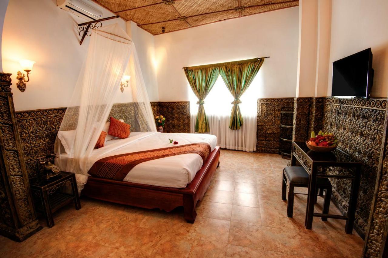 Le Grand Palais Boutique Hotel Пном Пен Екстериор снимка