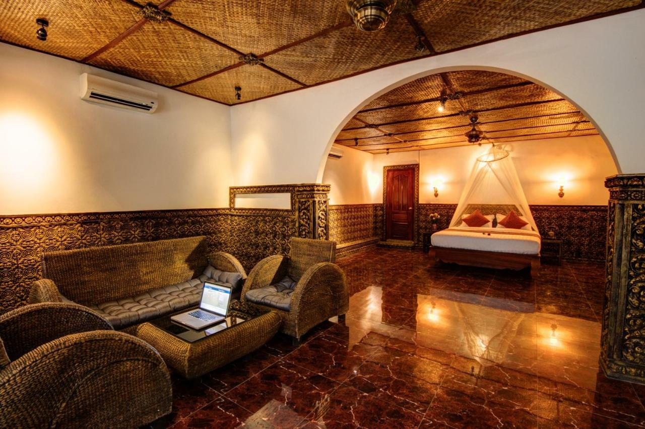 Le Grand Palais Boutique Hotel Пном Пен Екстериор снимка